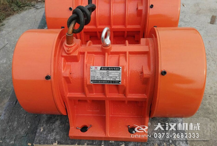 YZS系列振動源三相異步電動機(jī)（簡稱振動電機(jī)）也叫臥式振動電機(jī)
