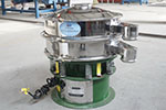 600型三次元振動篩，產(chǎn)量可達500kg/h。